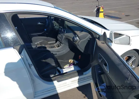 2018 Mercedes-Benz Cla 250 z USA, uszkodzony, nr VIN WDDSJ4EB0JN637052